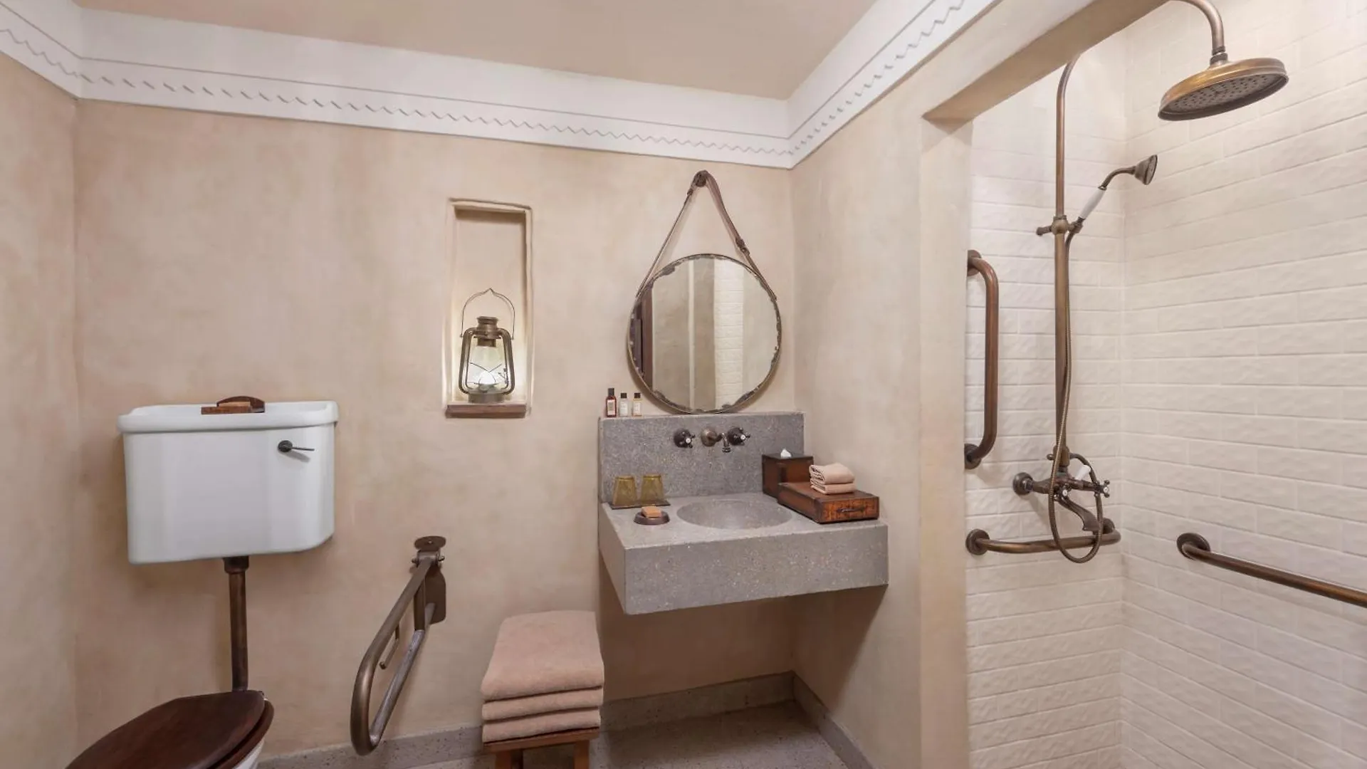 Al Seef Heritage Hotel Dubai, Curio Collection By Hilton
