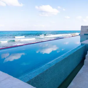 **** Hotel The Mint México