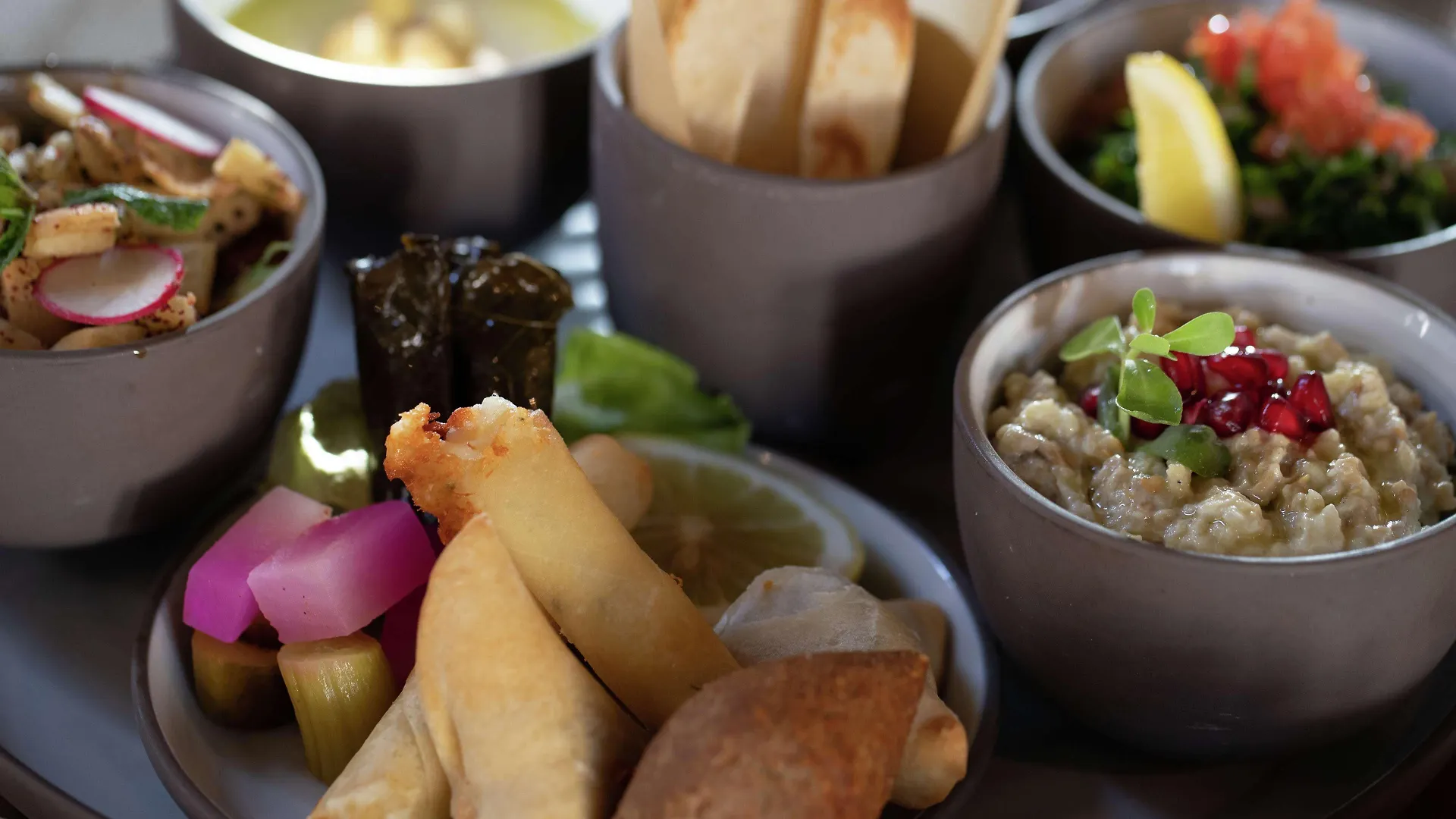 Al Seef Heritage Hotel Dubai, Curio Collection By Hilton